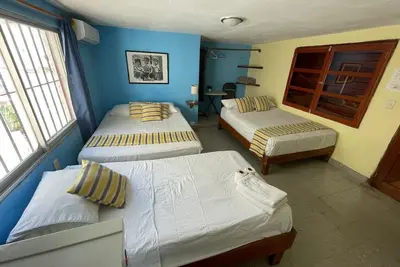 Image de Private room for 5 people. A/C, Tv, Wi-Fi, minibar, kitchen and living. Downtown | Isla Mujeres  #1