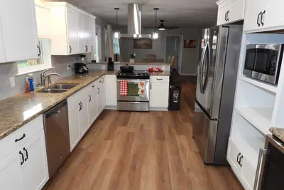Image de Lost Pine Retreat: Charming 4-bedroom House
