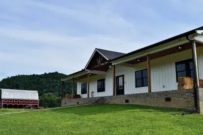 Image de Home in the Country by the Roaring River