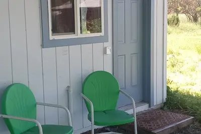 Image de Quaint pet friendly studio with Ac and WiFi on a 20 acre parcel in Upper Lake