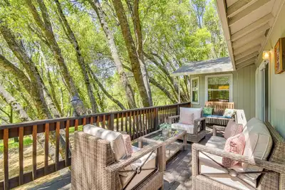 Image de Yosemite Home Base: Community Perks + Lake Access!
