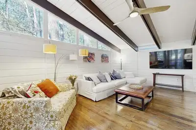Image de Middlesex Beach house w/ outside shower, grill & community private beach