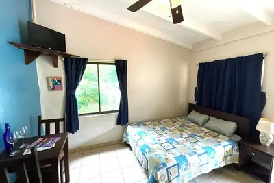 Image de Cozy hotel with private bathrooms and shared kitchen, near the beach