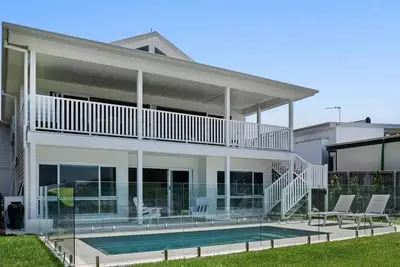 Image de Coastal Haven - Spacious Lennox Head Stay | Pool + Ocean Outlook. Winter Escape - Free Nights