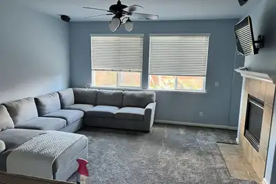 Image de Spacious 6-bedroom house in charming Rancho Cordova w/ Ac, WiFi, Swimming Pool