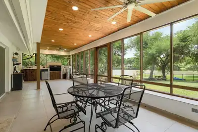 Image de The Sunroom Villa on the Lake