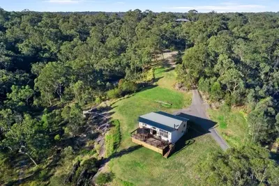 Image de Hide away and Nestle amongst the trees