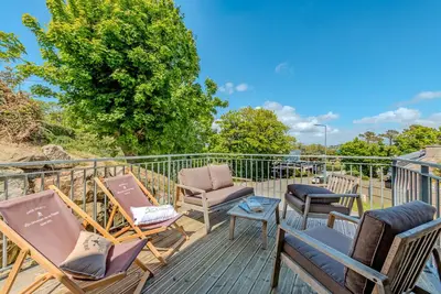 Image de Appartement 'Les Terrasses De La Palud' avec vue sur mer et terrasse privée
