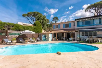 Image de Villa 'De L'artiste Andrea' avec piscine privée, Wi-Fi et climatisation