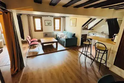 Image de BnBNook - Stylish 2br - Ile St-Louis - Notre-Dame