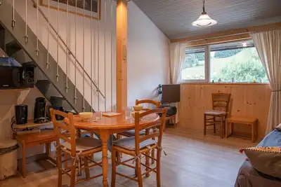 Image de Appartement 'Cosy Studio Mezzanine' avec vue sur montagne et balcon