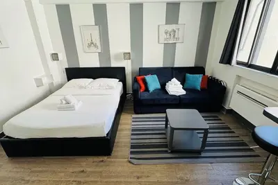 Image de BnBNook - Cozy Studio Steps from Trocadero and Arc