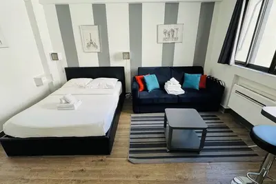 Image de BnBNook - Cozy Studio Steps from Trocadero and Arc