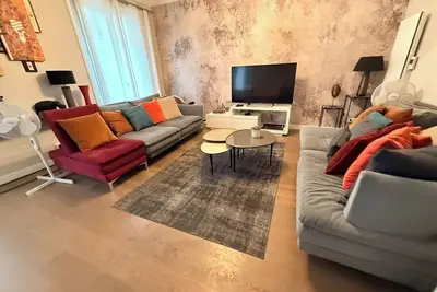 Image de BnBNook - Chic 3br - Champs-Elysees and Eiffel Tower