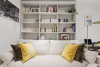 Image de BnBNook - Chic 1br - Near Eiffel Tower and Invalides