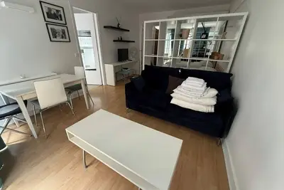 BnBNook - Cozy Studio with Balcony - Eiffel Tower