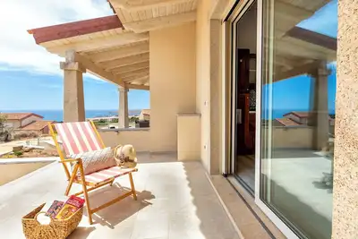 Image de Appartement 'Borgo Del Mare 2' avec vue sur mer, terrasse privée et climatisation