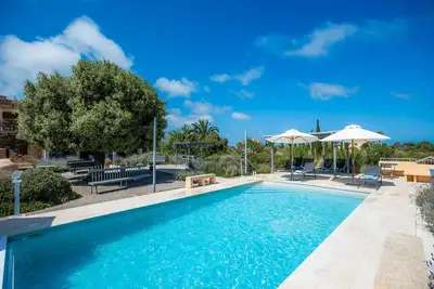 Maison de campagne \"Siesta Del Sol\" avec piscine privée, terrasse privée et Wi-Fi