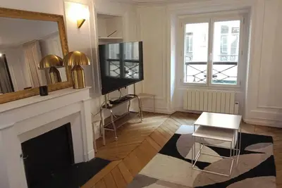 Image de BnBNook - Bright 1br by Louvre and Tuileries Gardens