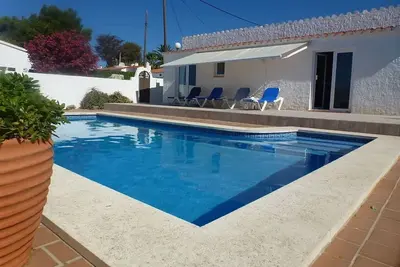 Image de Villa 'Marrón' avec piscine privée, Wi-Fi et climatisation