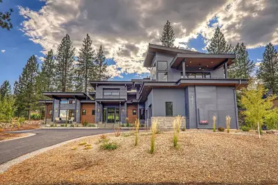Image de Heavenly Views • Private Golf Estate in the Exclusive Schaffer's Mill Community