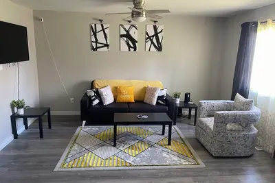 Image de Charming 2-bedroom duplex in fabulous Avon with WiFi, Ac