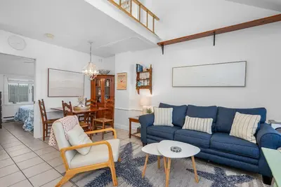 Image de Cape Cod Escape walk to the beach and pool access