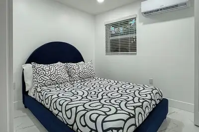 Image de Chic 2br Bungalow Miami Getaway - Near Airport