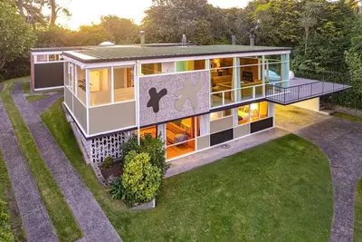 Image de Midcentury Modern Masterpiece - 4bedroom Home in Whanganui