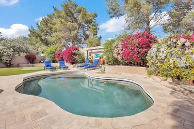 Image de Modern, Upgraded, Resort-Style