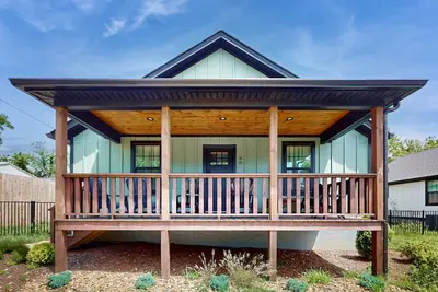 Image de New Build - Peaceful retreat with enclosed yard & paver driveway