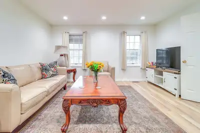 Image de 7 Mi to Downtown: Toledo Apt Near Franklin Park