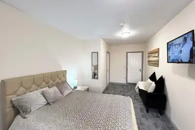 Image de Spacious 3 Br Flat in Derby | Wi-Fi & Easy Transport