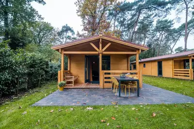 Image de Maison à Markelo près de forêt et piscine