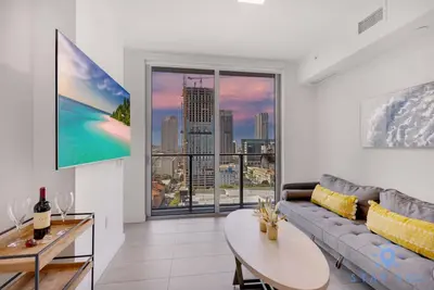 Image de Beautiful Apartment w/Private Balcony + Pool