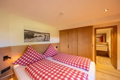 Image de Appartement \"Wiesenglück\" avec vue sur les montagnes, terrasse privée et Wi-Fi