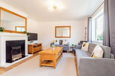 Image de Beautiful 3 Bedroom Home with Parking & Garden
