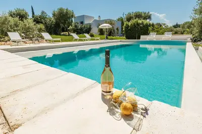 Villa à Carovigno avec 4 chambres à coucher, 8 couchages