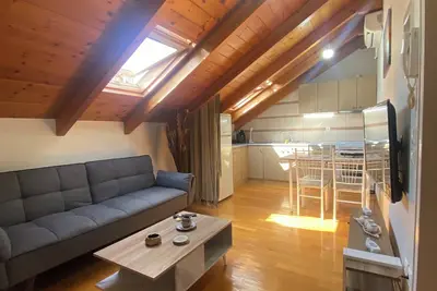 Image de Romantic loft, extremely close to the city center and the beach