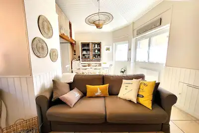 Image de Maison de pêcheur moderne avec terrasse, proche mer et commerce - Barbecue - Wifi Gratuit