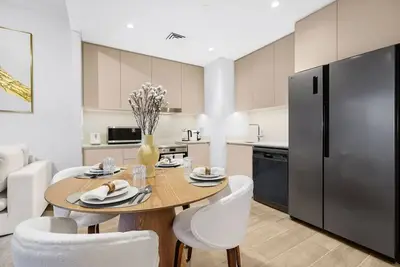 Image de Family 2br | Near Creek, Shops, Dining & Top Attractions