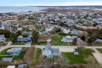 Image de Spacious 4-bedroom in wonderful Narragansett. Short walk to family friendly beach