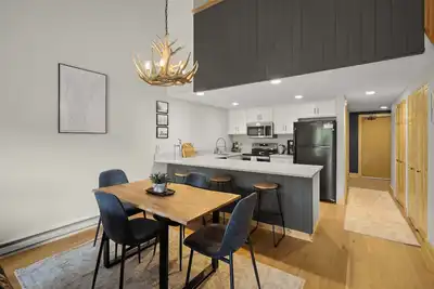 Image de Snow Tree Escape | @ Base of Mt. Snow w/ Fireplace!