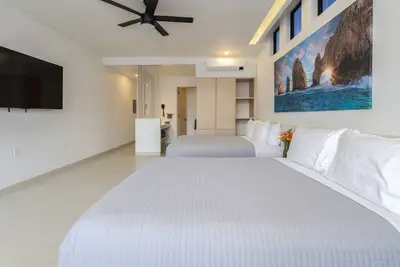 Image de New 1br Condo near Marina and Downtown - Pool