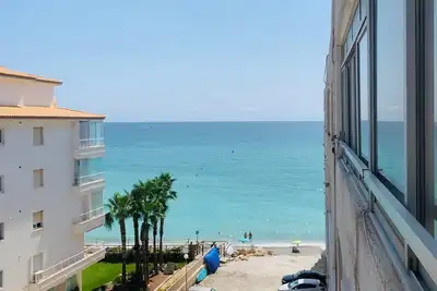 Image de ¡A pie de playa! Apartamento Cap Negret