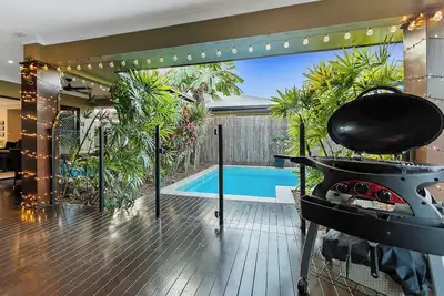 Image de Modere - Pool, Entertainer, Child & Pet