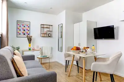 Image de Cosy Studio au coeur de Paris pres des Buttes-Chaum