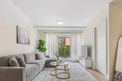 Image de Chic 3br/2ba West Village Apt with Private Oasis!