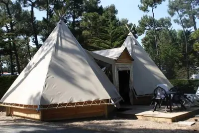 Image de Camping 3 étoiles - Parc aquatique - ccbahgf