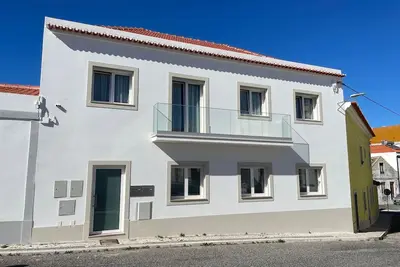 Image de Peniche, Portugal : Appartement Familial avec Balcon, Accès Plage et Wifi